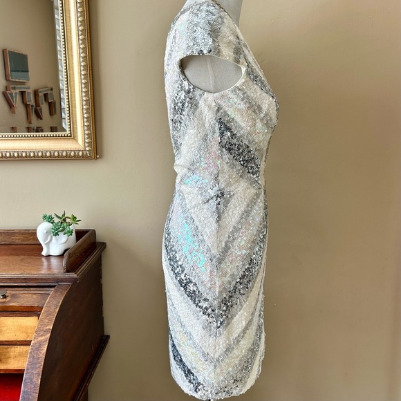 Dress the Population Zoe White Silver Sequin Deep V Cap Sleeve Dress Size Large - Picture 8 of 14